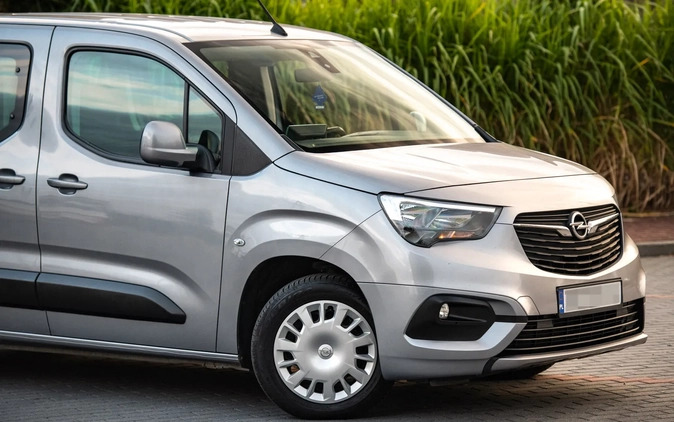 Opel Combo cena 46500 przebieg: 175000, rok produkcji 2019 z Tomaszów Mazowiecki małe 379